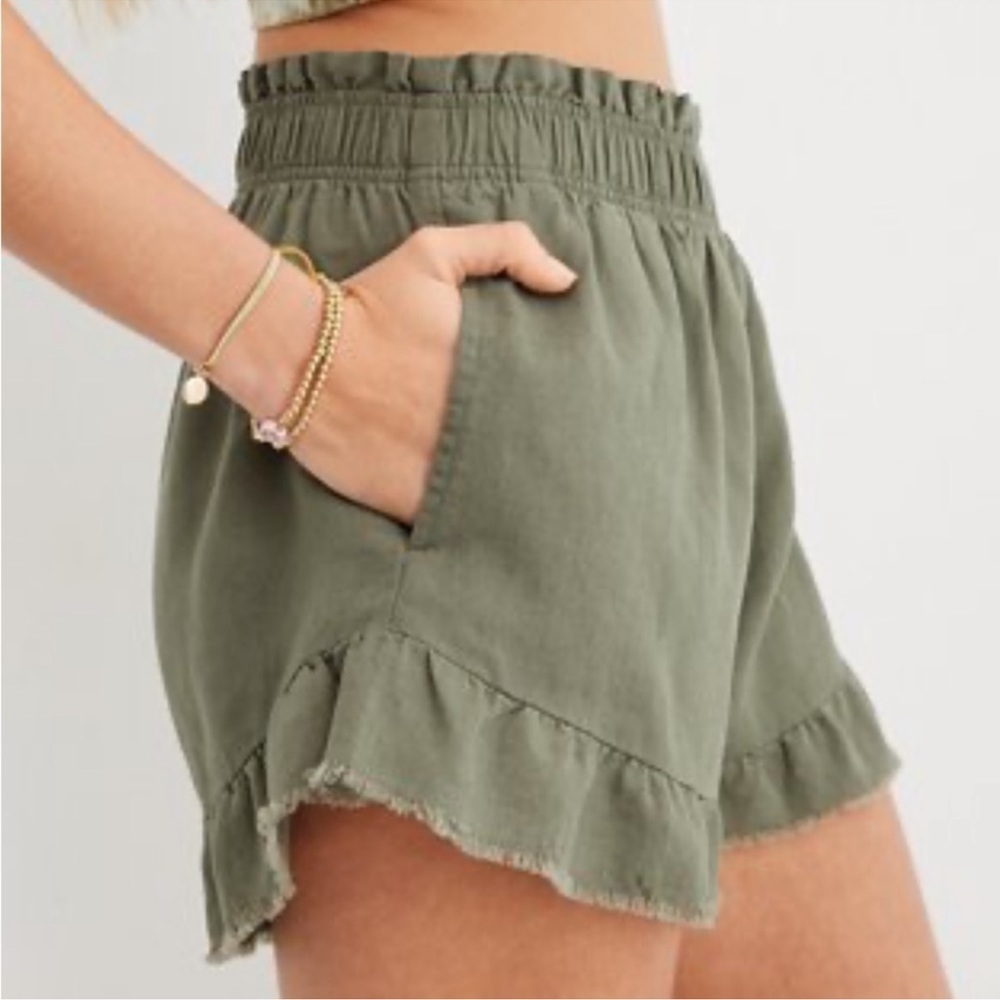 AERIE BY AMERICAN EAGLE Super cute soft shorts with ruffle aerie so comfy